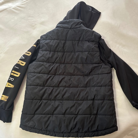 Boys Jordan Puffer coat - Picture 3 of 3